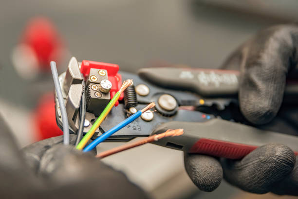 Best Emergency Electrical Repair  in Earlvle, IL